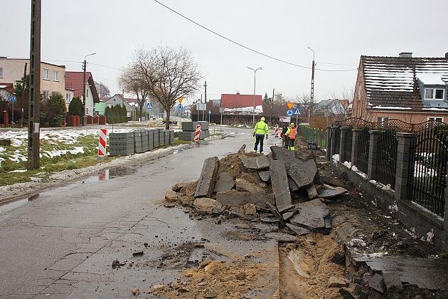 Kanałowa w remoncie. Wzdłuż ulicy powstaje chodnik