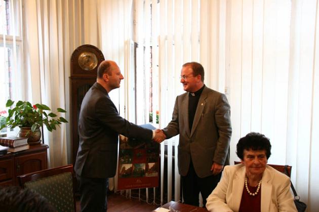 Dotacja miasta na zajęcia na pływalni i ochronkę