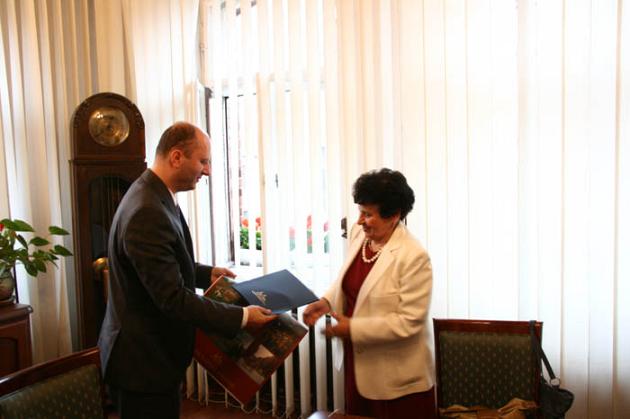 Dotacja miasta na zajęcia na pływalni i ochronkę