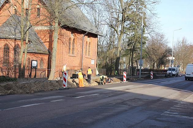 Ruszył remont chodnika i nawierzchni ulicy Wojska Polskiego