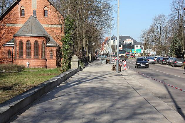 Remont chodnika i ulicy przy Wojska Polskiego