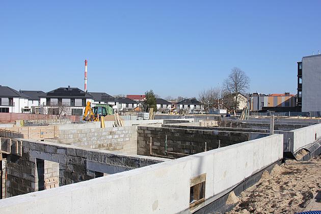 Przy ulicy Malczewskiego trwa budowa mieszkań komunalnych