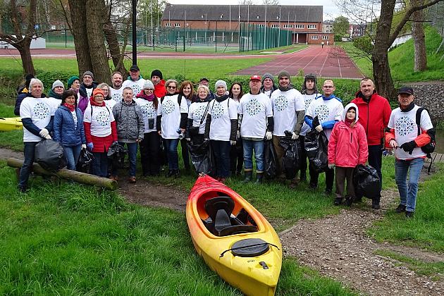 W sobotę czyszczono brzegi rzeki Łeby w ramach ogólnopolskiej inicjatywy 'Operacja Czysta Rzeka'