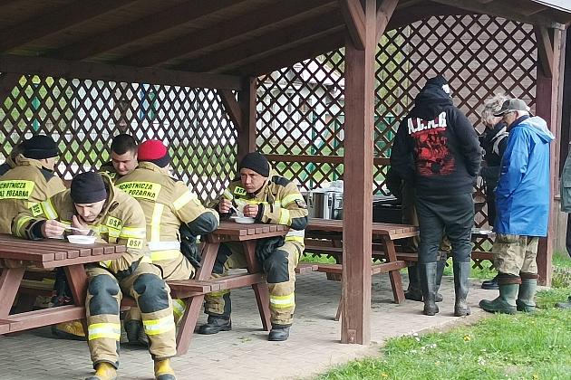 W sobotę czyszczono brzegi rzeki Łeby w ramach ogólnopolskiej inicjatywy 'Operacja Czysta Rzeka'