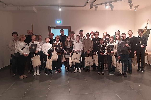 Młodzież rywalizowała w konkursie wiedzy o zamkach gotyckich