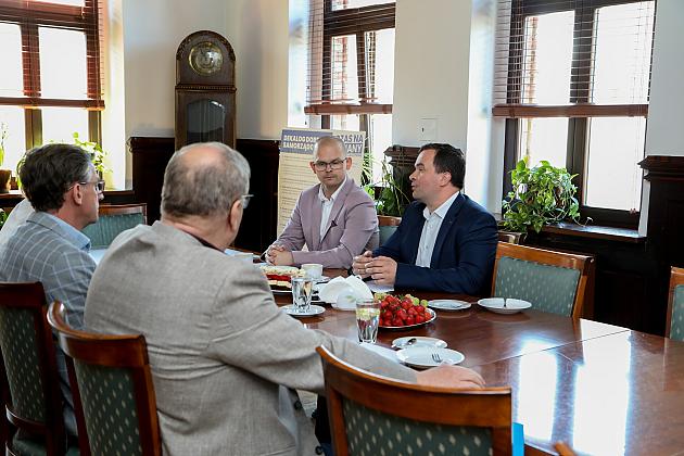 Lębork i Łeba chcą łączyć siły! Spotkanie burmistrzów i nowe otwarcie we współpracy