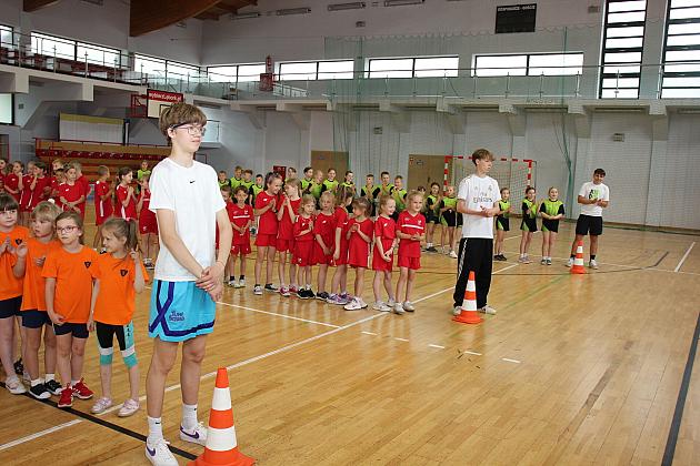 „Kto z nas lepiej i prędzej”. Konkurs sportowy dla uczniów szkół podstawowych