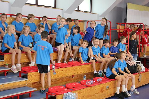 „Kto z nas lepiej i prędzej”. Konkurs sportowy dla uczniów szkół podstawowych