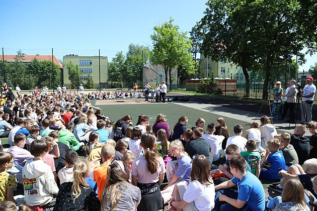 Siatkarski sukces drużyny uczniów ze Szkoły Podstawowej nr 1 w Lęborku