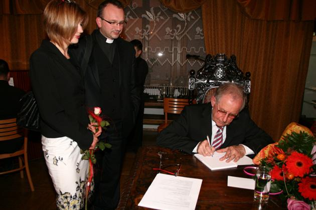 Nowa książka Clausa-Dietricha Schmidta - u progu Święta Telewizji 2010