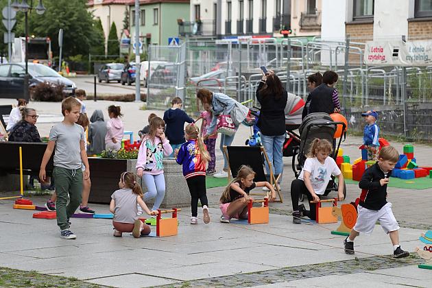 Letnia Czytelnia na Staromiejskiej wystartowała!