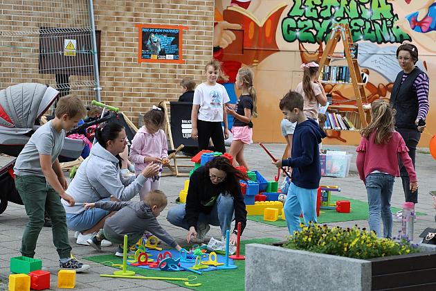 Letnia Czytelnia na Staromiejskiej wystartowała!