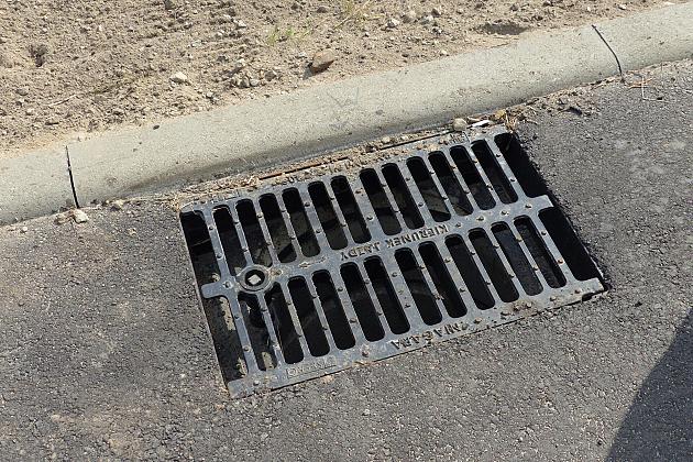 Asfalt na ulicach Powstańców Warszawy i Strzelców Podhalańskich