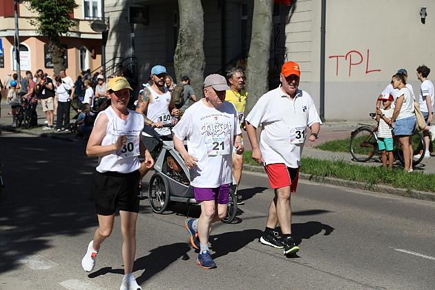 Rywalizowali na lęborskim bruku. 22. Bieg Uliczny św. Jakuba Ap. ukończyło 451 zawodników.
