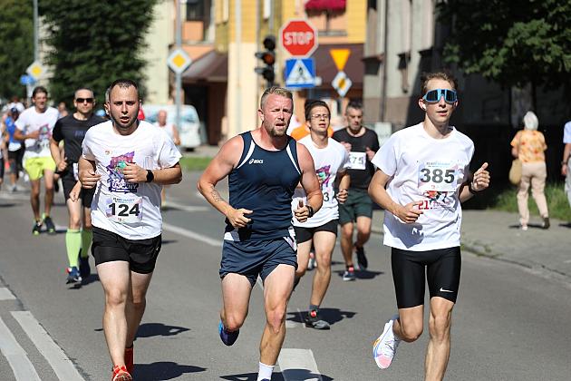 Rywalizowali na lęborskim bruku. 22. Bieg Uliczny św. Jakuba Ap. ukończyło 451 zawodników.