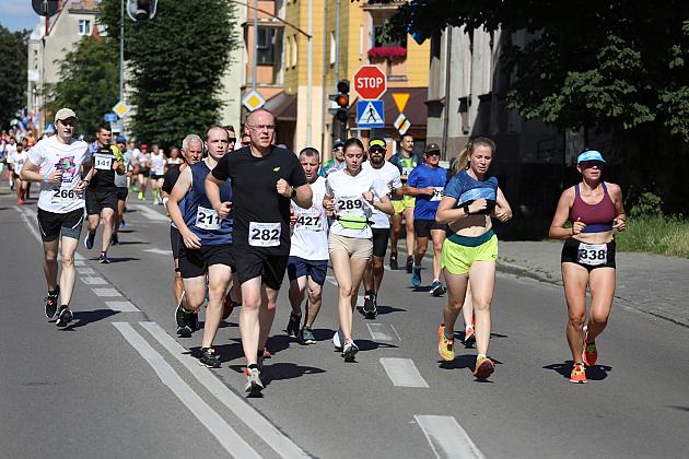 Rywalizowali na lęborskim bruku. 22. Bieg Uliczny św. Jakuba Ap. ukończyło 451 zawodników.