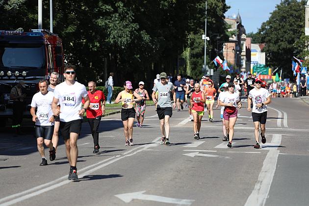 Rywalizowali na lęborskim bruku. 22. Bieg Uliczny św. Jakuba Ap. ukończyło 451 zawodników.