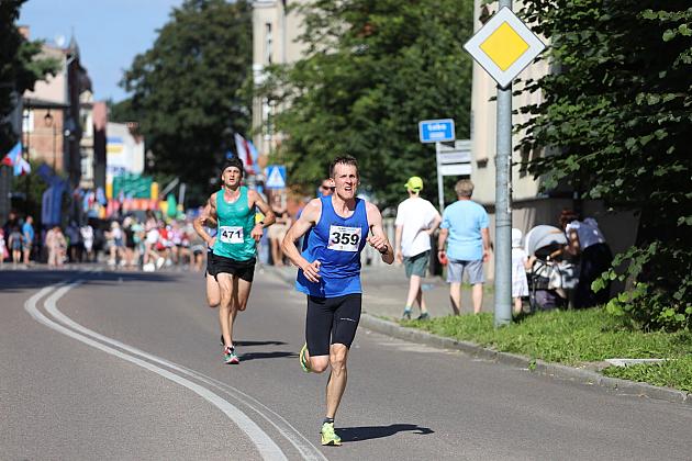 Rywalizowali na lęborskim bruku. 22. Bieg Uliczny św. Jakuba Ap. ukończyło 451 zawodników.