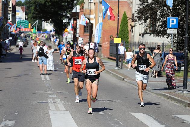 Rywalizowali na lęborskim bruku. 22. Bieg Uliczny św. Jakuba Ap. ukończyło 451 zawodników.
