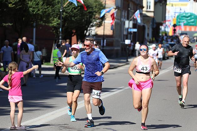 Rywalizowali na lęborskim bruku. 22. Bieg Uliczny św. Jakuba Ap. ukończyło 451 zawodników.
