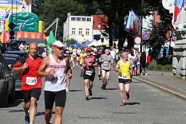 Rywalizowali na lęborskim bruku. 22. Bieg Uliczny św. Jakuba Ap. ukończyło 451 zawodników.