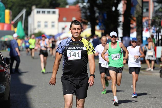 Rywalizowali na lęborskim bruku. 22. Bieg Uliczny św. Jakuba Ap. ukończyło 451 zawodników.