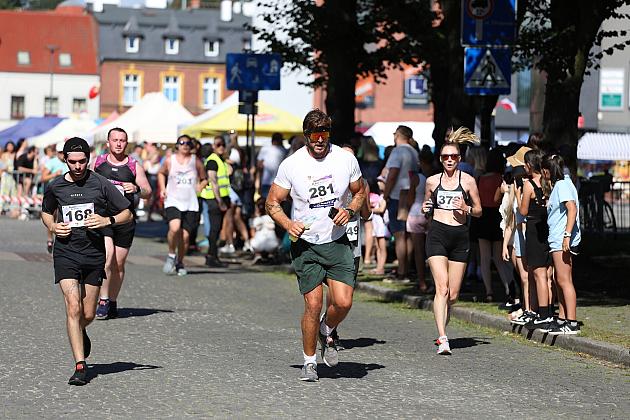 Rywalizowali na lęborskim bruku. 22. Bieg Uliczny św. Jakuba Ap. ukończyło 451 zawodników.