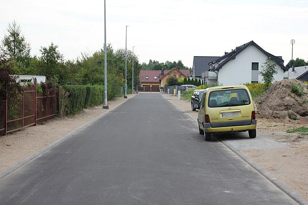 Ulica 8 Maja-bis zyskała asfaltową nawierzchnię i kanalizację deszczową