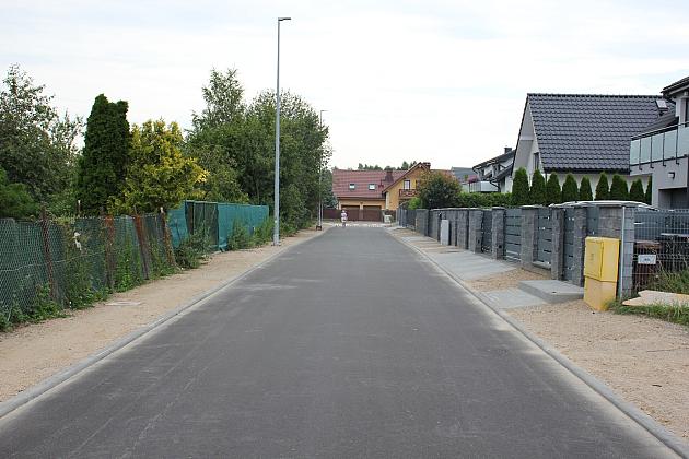 Ulica 8 Maja-bis zyskała asfaltową nawierzchnię i kanalizację deszczową