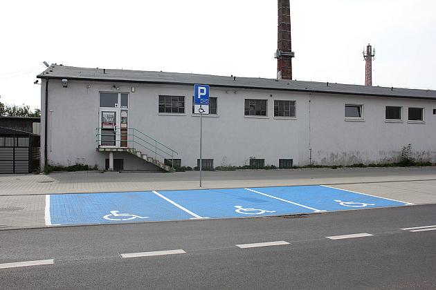 Nowa ulica, parkingi i droga rowerowa na ulicy Zwarowskiej