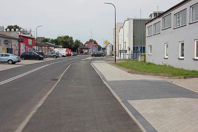 Nowa ulica, parkingi i droga rowerowa na ulicy Zwarowskiej