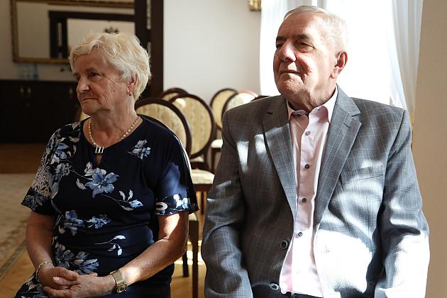 Złote gody w ratuszu. Medale dla 6 par