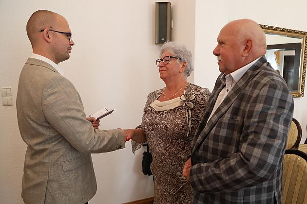 Złote gody w ratuszu. Medale dla 6 par