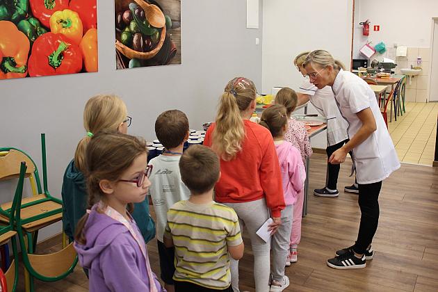 W Szkole Podstawowej nr 3 serwują śniadania. To doskonały start w nowy dzień!