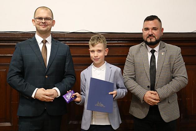 Nagrody i wyróżnienia burmistrza z okazji Dnia Edukacji Narodowej