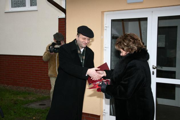 W budynku komunalnym przy ul. Kellera przecięto wstęgę