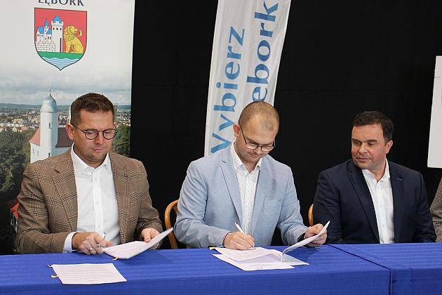 Umowy podpisane. 11 mln zł na rozbudowę, modernizację bazy oświatowej Lęborka