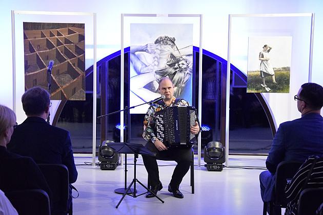 Konkursowe prace malarskie do 1 grudnia w Wieży Ciśnień