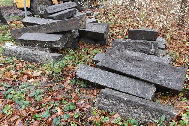 Kolejny etap renowacji schodów prowadzących do Wieży Ciśnień