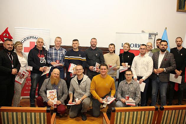 Dawcy krwi odznaczeni na gali PCK w ratuszu