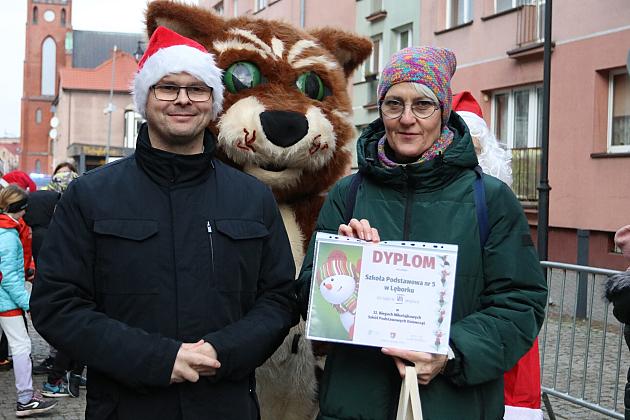 Sztafety SP7 Lębork i SP Nowa Wieś Lęborska najlepsze w Biegach Mikołajkowych