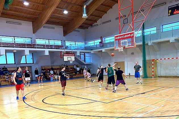 Mikołaj też gra w kosza! Mikołajkowy Turniej Koszykówki 3x3