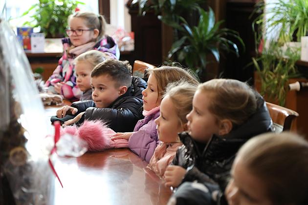 Mali kolędnicy odwiedzili Burmistrza