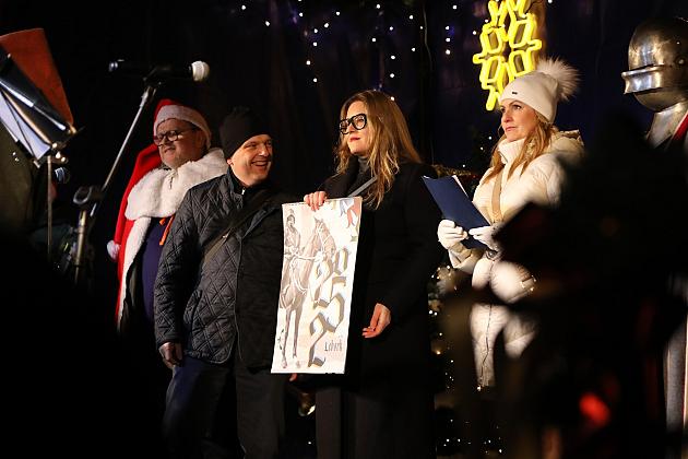 Udany Jarmark Bożanorodzeniowy na Placu Pokoju