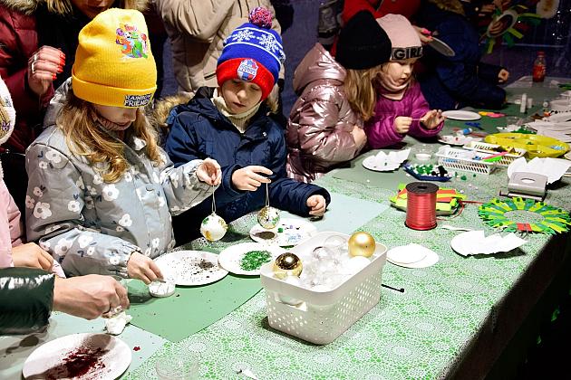 Udany Jarmark Bożanorodzeniowy na Placu Pokoju