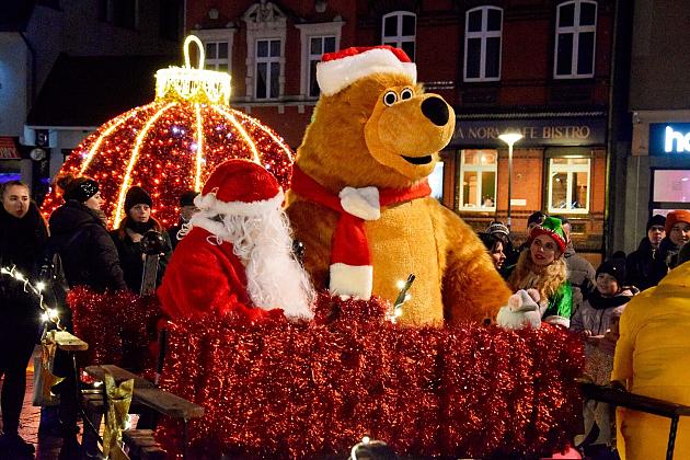 Udany Jarmark Bożanorodzeniowy na Placu Pokoju