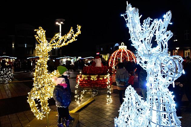 Udany Jarmark Bożanorodzeniowy na Placu Pokoju