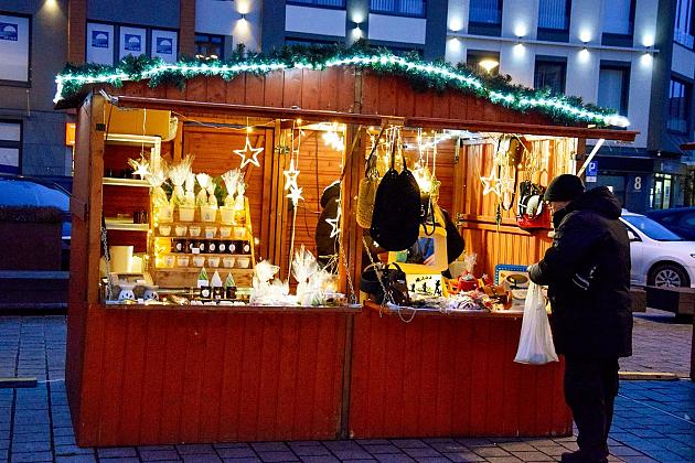 Udany Jarmark Bożanorodzeniowy na Placu Pokoju