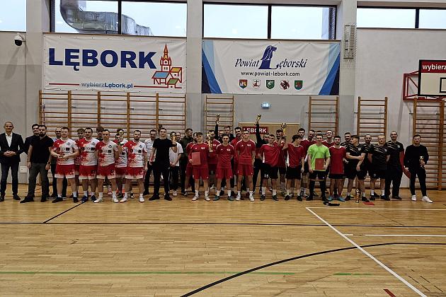 Zagrali o zwycięstwo w XXIV Halowym Turnieju Piłki Nożnej o Puchar Starosty Lęborskiego