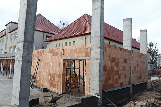 Przy SP1 powstaje nowoczesna hala sportowa